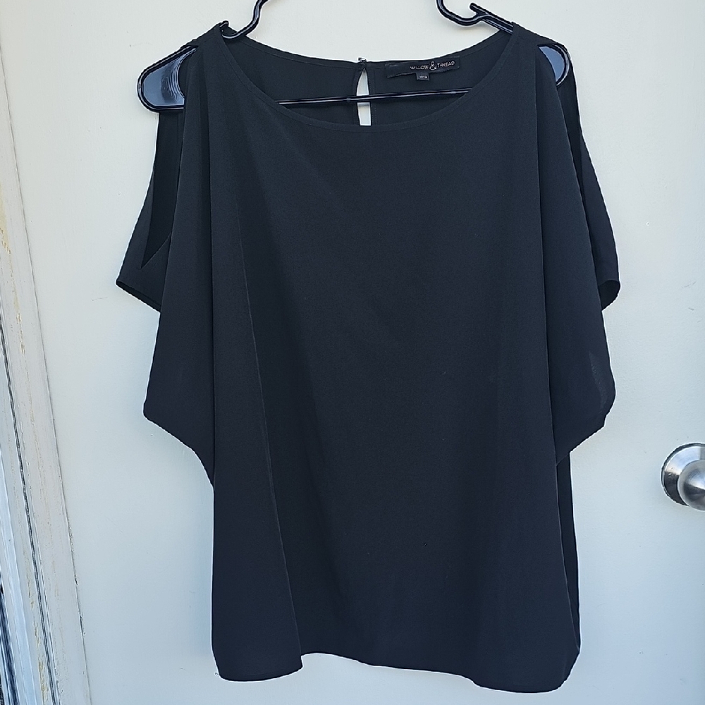 Willow& Thread Elegant Black Peak-a-boo Shoulders Women's Top.XL
